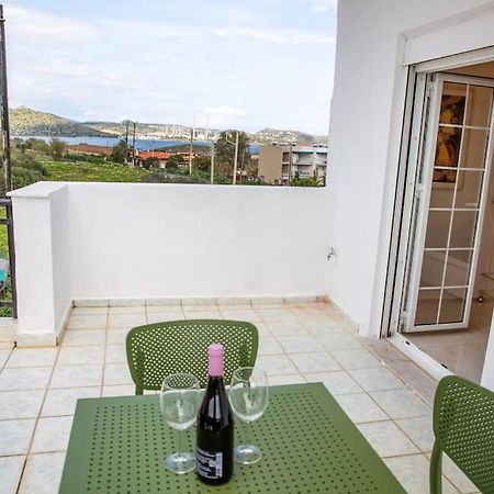 Ferienwohnung Seafront Central Apt In Lavrio Exterior foto