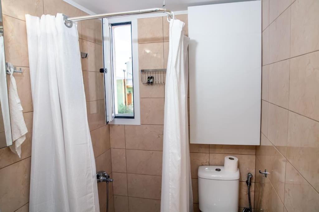 Ferienwohnung Seafront Central Apt In Lavrio Exterior foto