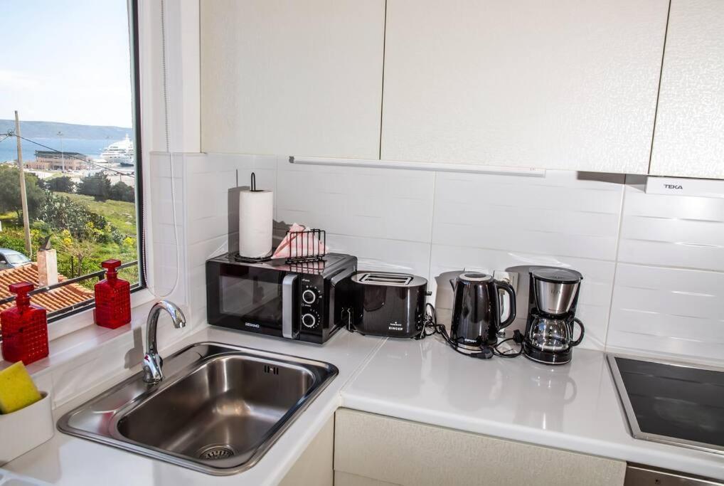 Ferienwohnung Seafront Central Apt In Lavrio Exterior foto