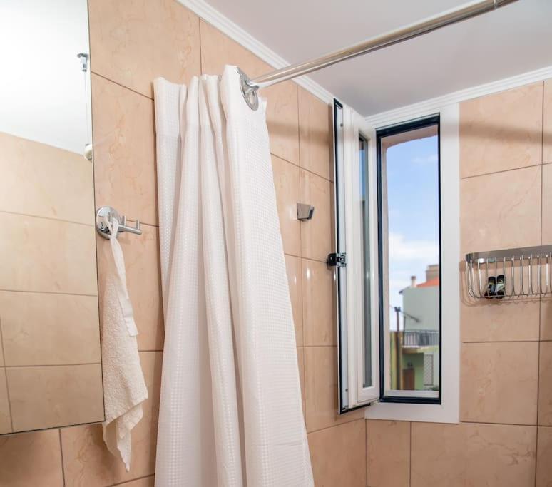 Ferienwohnung Seafront Central Apt In Lavrio Exterior foto