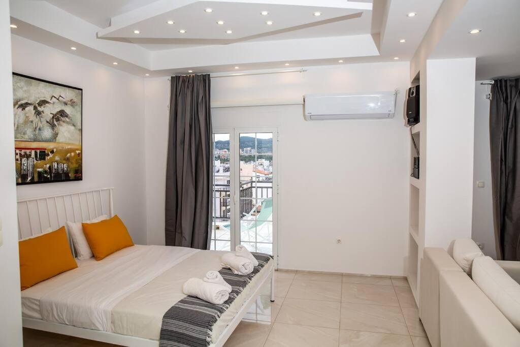 Ferienwohnung Seafront Central Apt In Lavrio Exterior foto