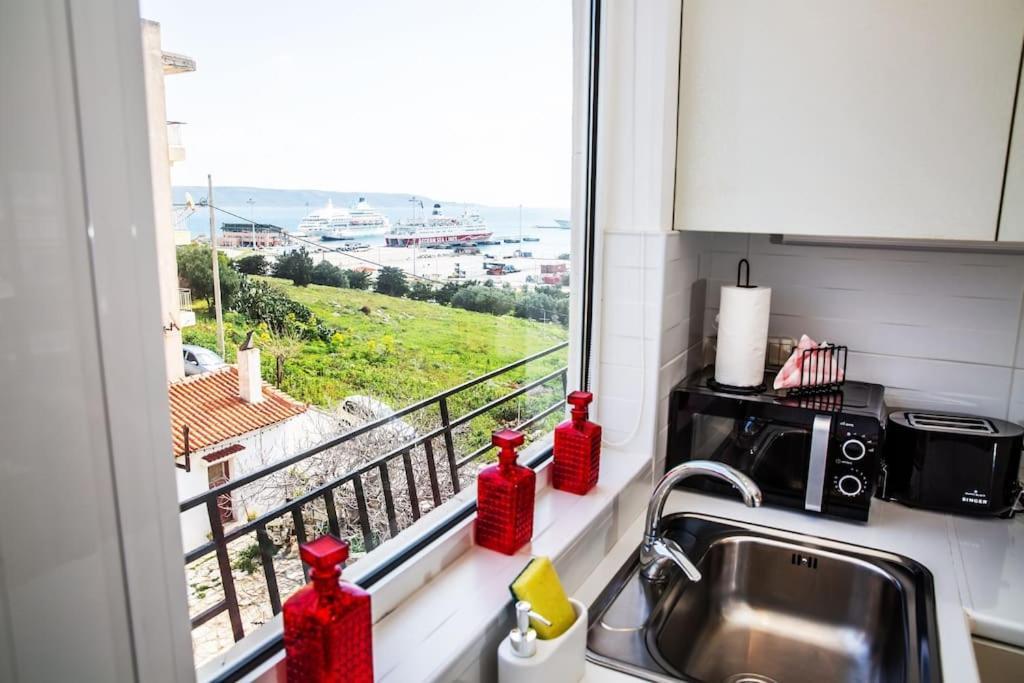 Ferienwohnung Seafront Central Apt In Lavrio Exterior foto