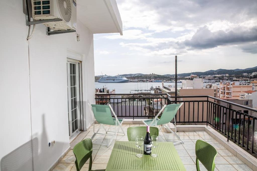 Ferienwohnung Seafront Central Apt In Lavrio Exterior foto