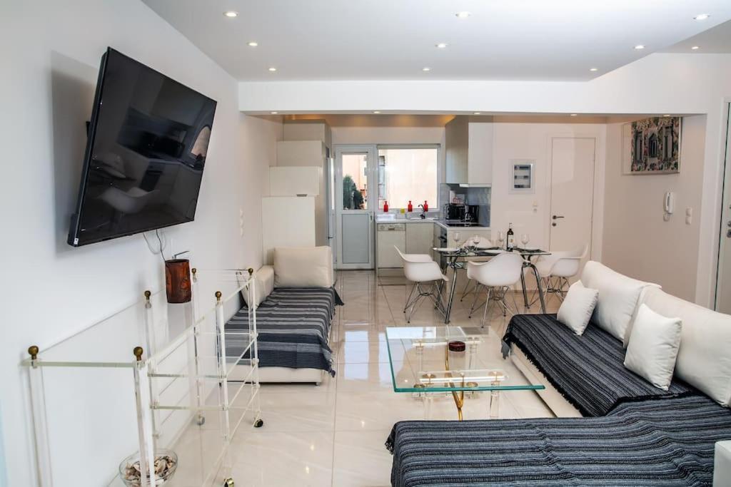 Ferienwohnung Seafront Central Apt In Lavrio Exterior foto