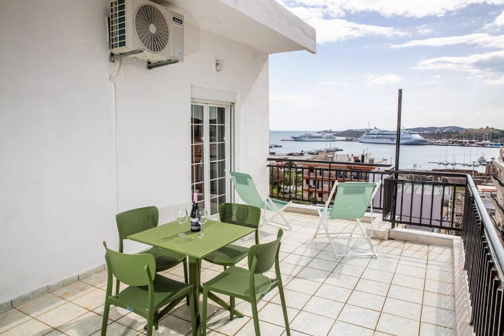 Ferienwohnung Seafront Central Apt In Lavrio Exterior foto