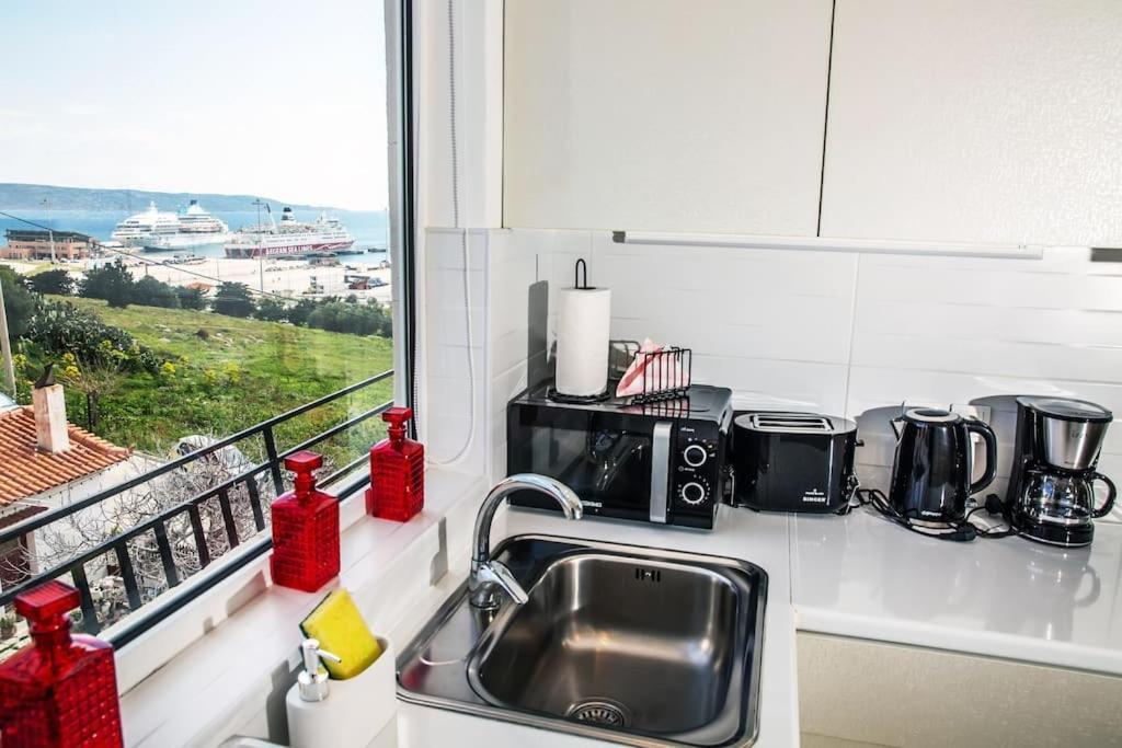 Ferienwohnung Seafront Central Apt In Lavrio Exterior foto