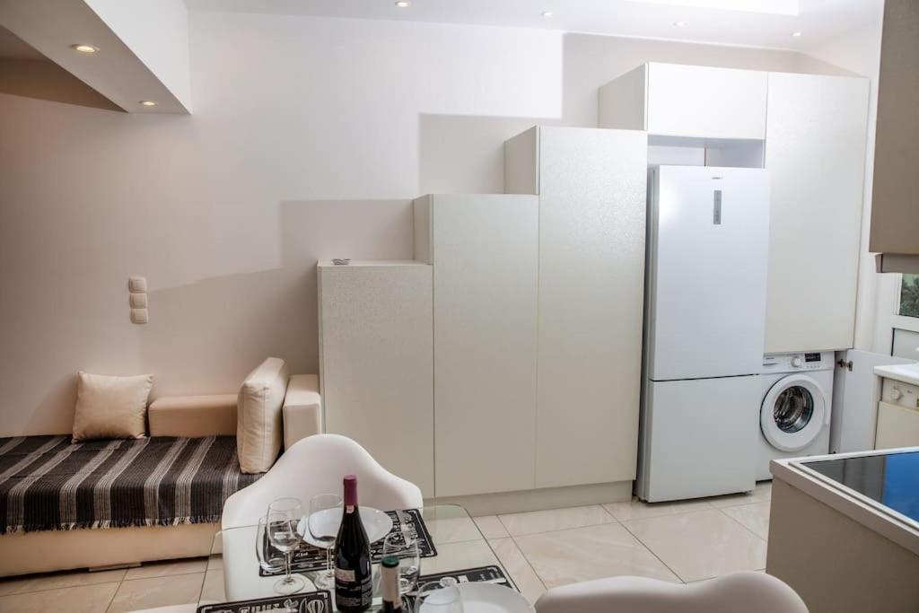 Ferienwohnung Seafront Central Apt In Lavrio Exterior foto